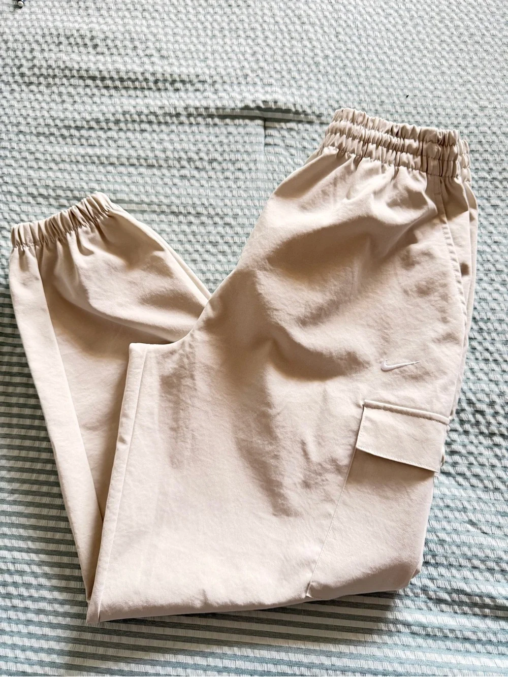 Kids Nike Cargo Sweatpants in cream